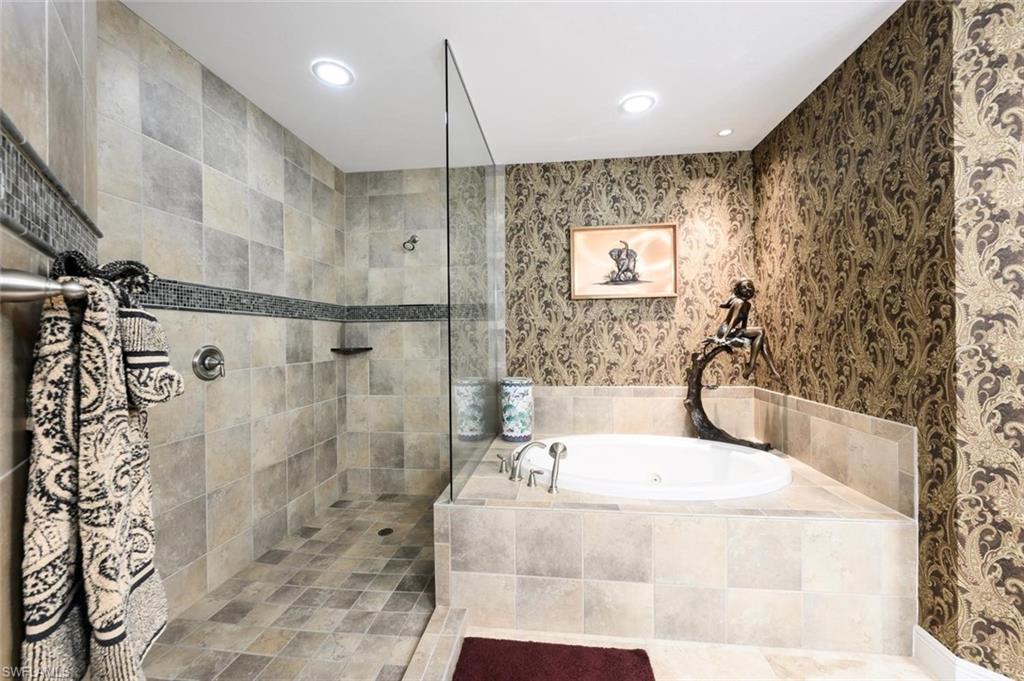 2538 Marquesa Royale LN PH 5-301 photo 33