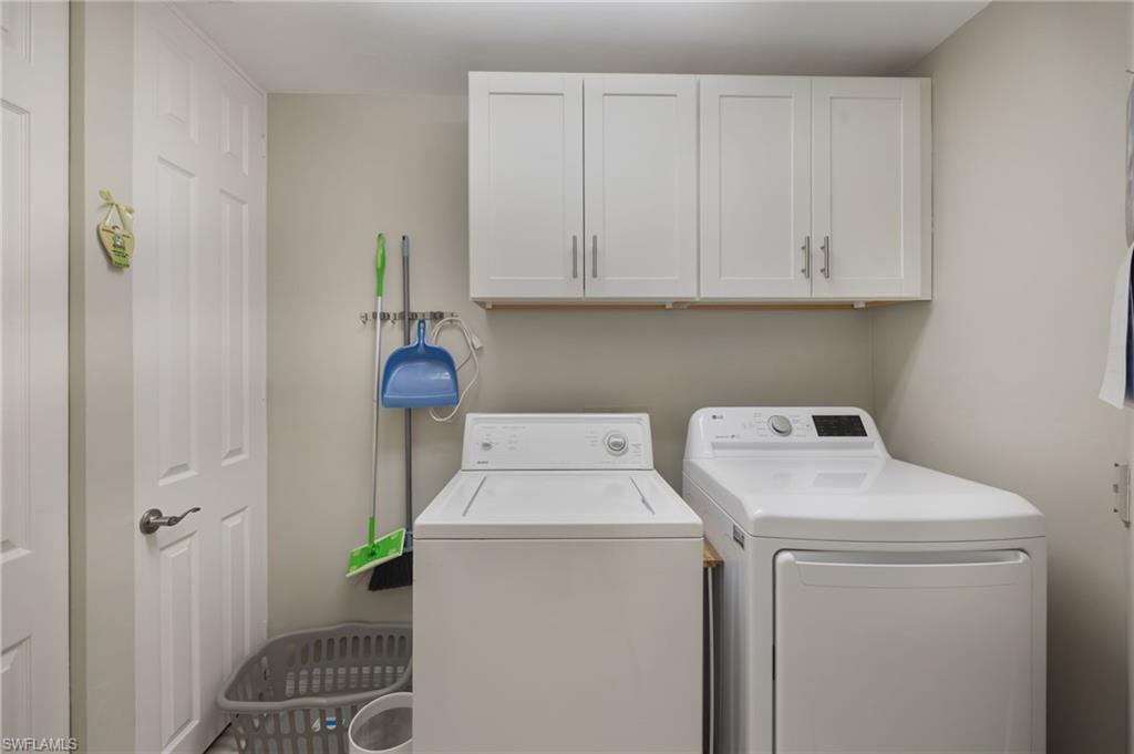 1505 Clermont DR B202 photo 22