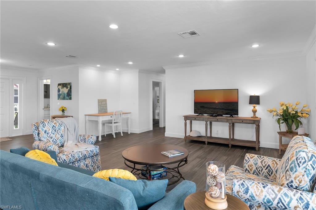 1020 Swallow AVE 302