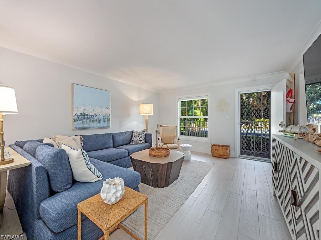 1222 Gordon DR 4
