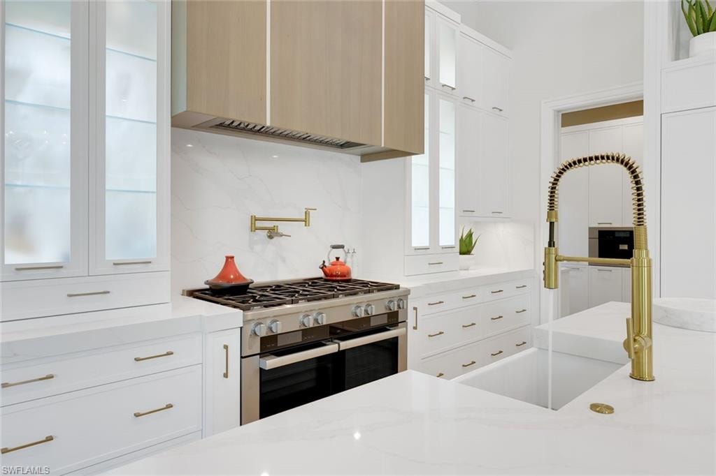 767 Park Shore DR photo 9