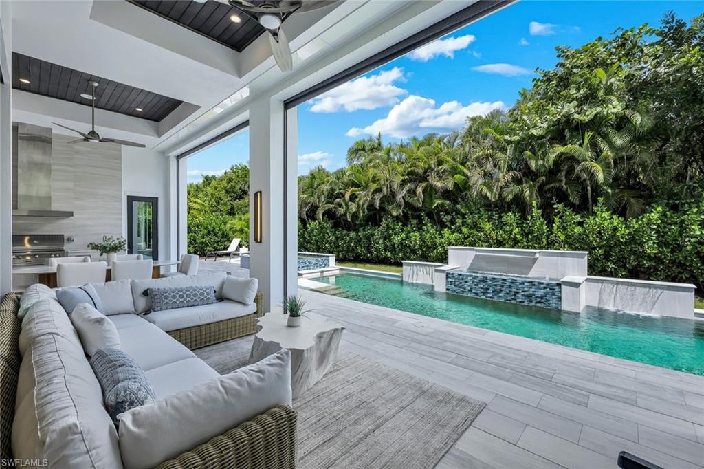 767 Park Shore DR photo 21