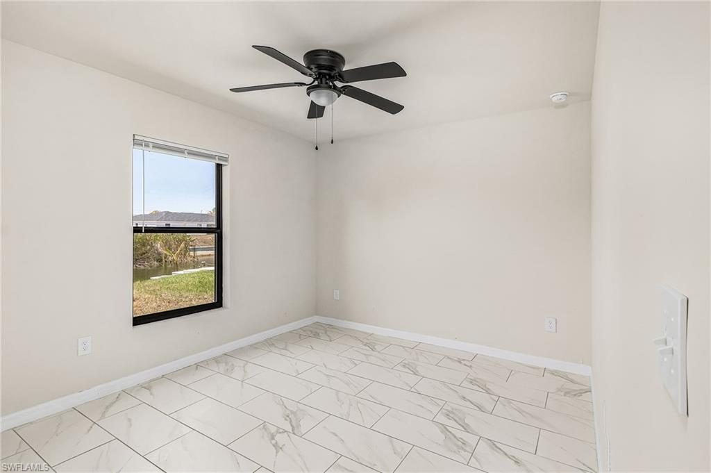 916 NE 1st PL photo 12