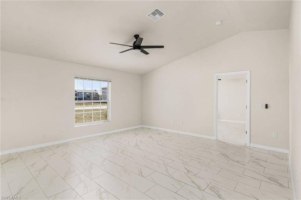 916 NE 1st PL