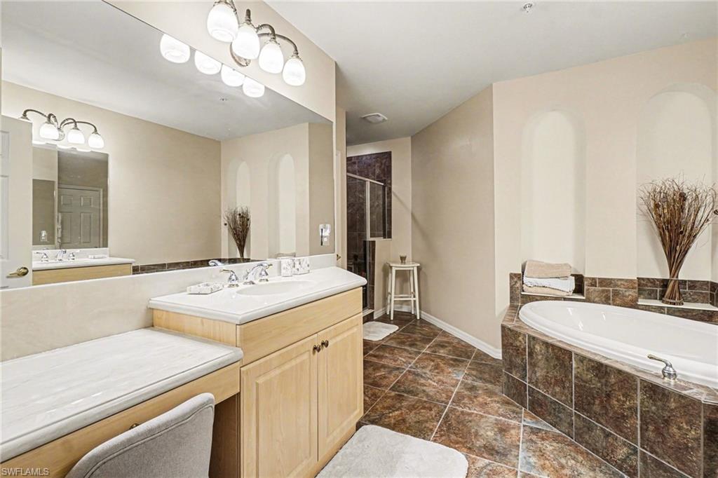 21584 Baccarat LN 103 photo 20