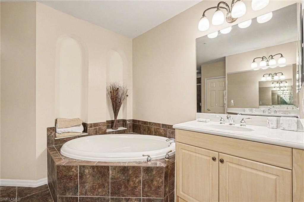 21584 Baccarat LN 103 photo 19