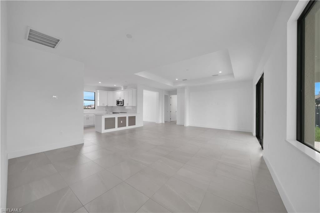 211 NE 15th TER photo 27