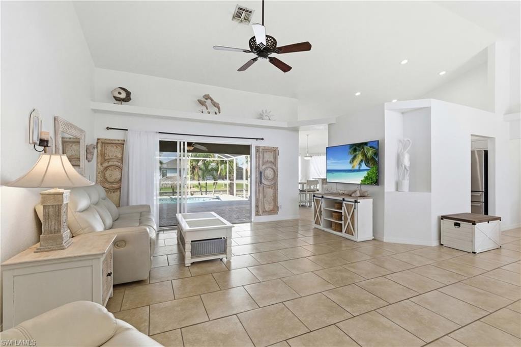 2105 SW 29th TER photo 6