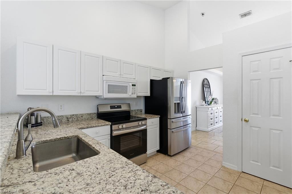 2105 SW 29th TER photo 13