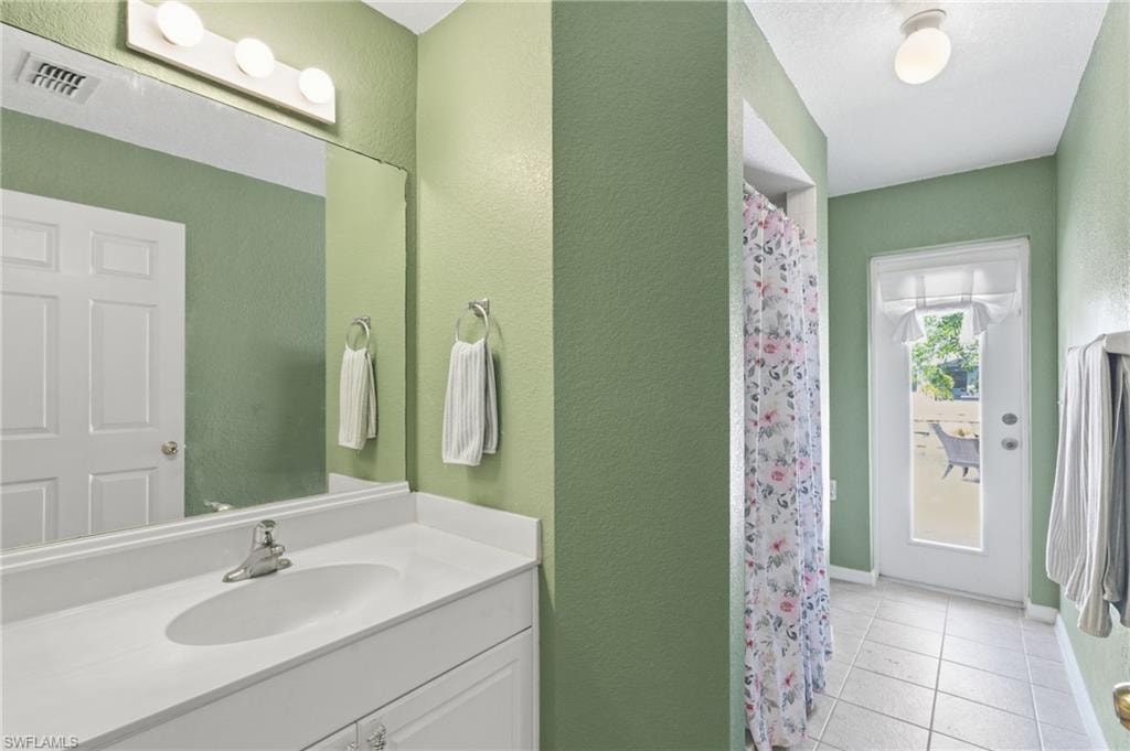 2105 SW 29th TER photo 30