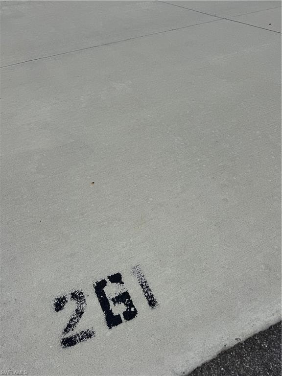 261 Horizon RD