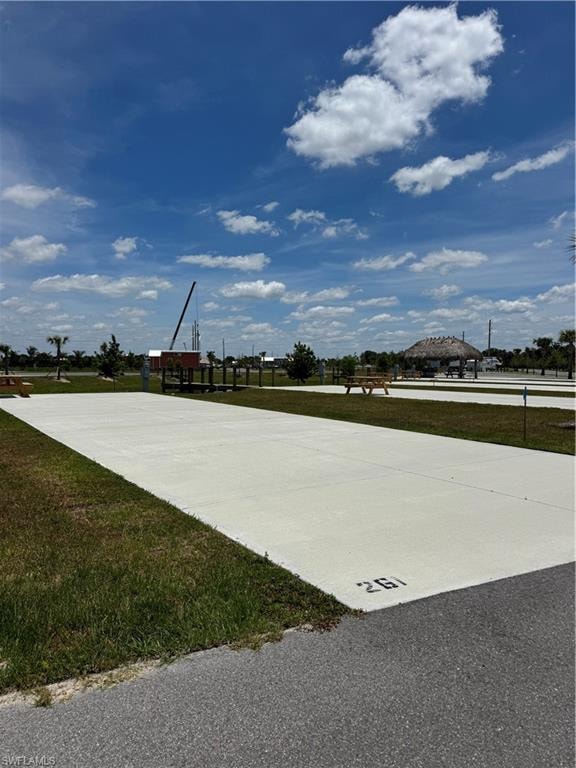 261 Horizon RD
