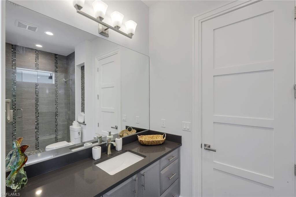 2826 SW 44th TER photo 21