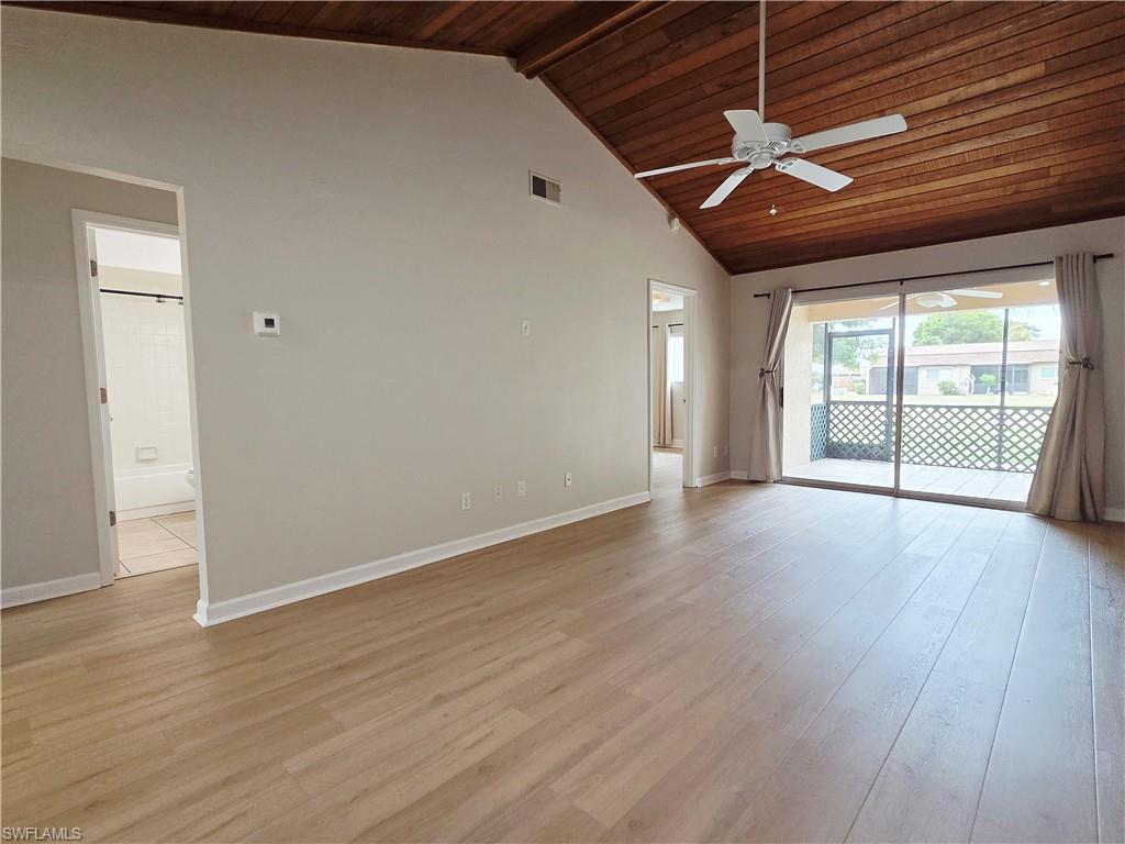 Vaulted ceilings and laminate flooring
