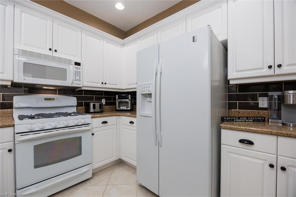 3240 Cottonwood BEND 201 photo 11