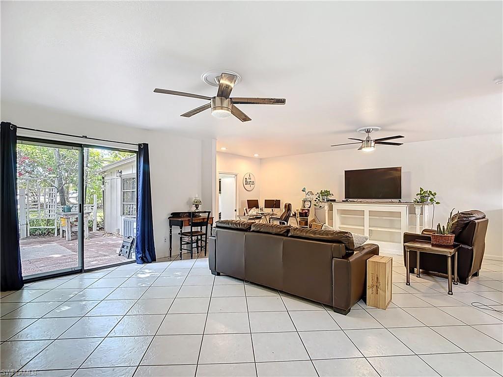 4293 Island CIR 4 photo 13