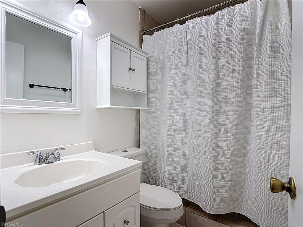 4293 Island CIR 4 photo 22