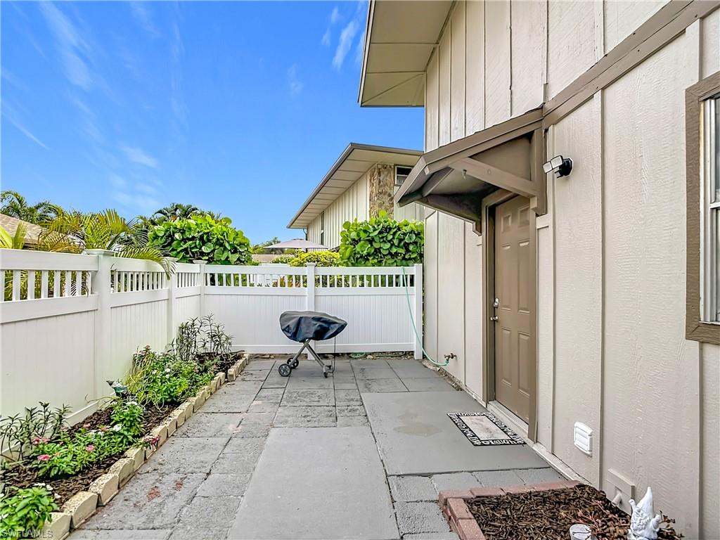 4293 Island CIR 4