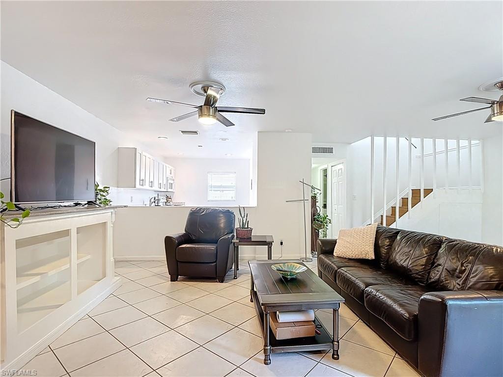 4293 Island CIR 4 photo 18