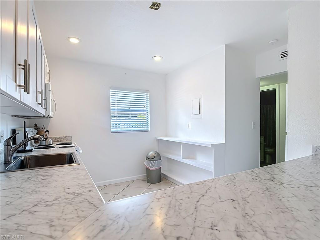 4293 Island CIR 4 photo 11