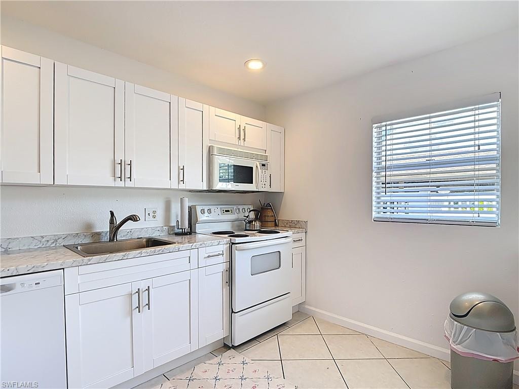 4293 Island CIR 4 photo 8