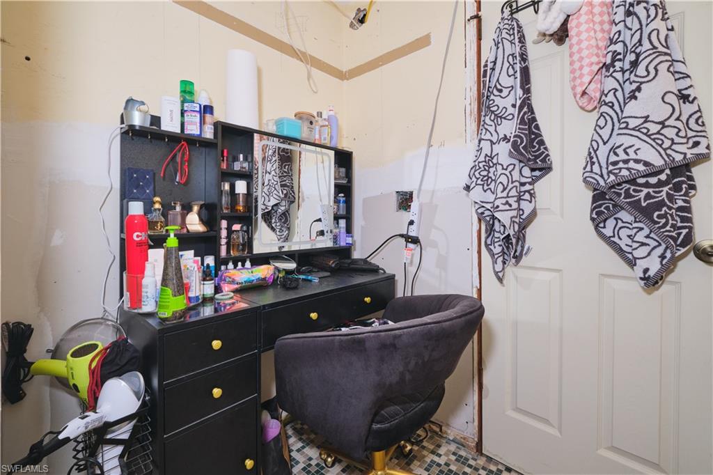 3731 Liberty SQ photo 17