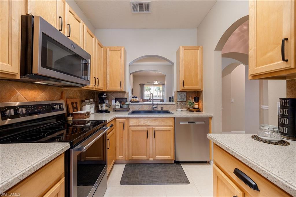 7900 Lake Sawgrass LOOP 4612 photo 8