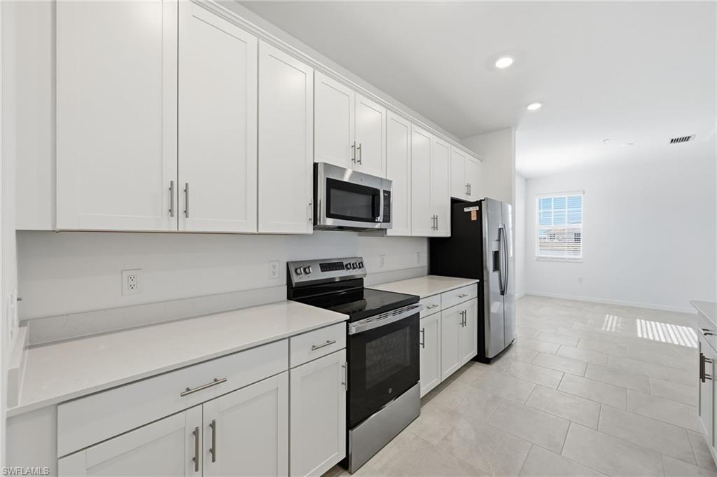 5609 Newcastle CT 5421 photo 10