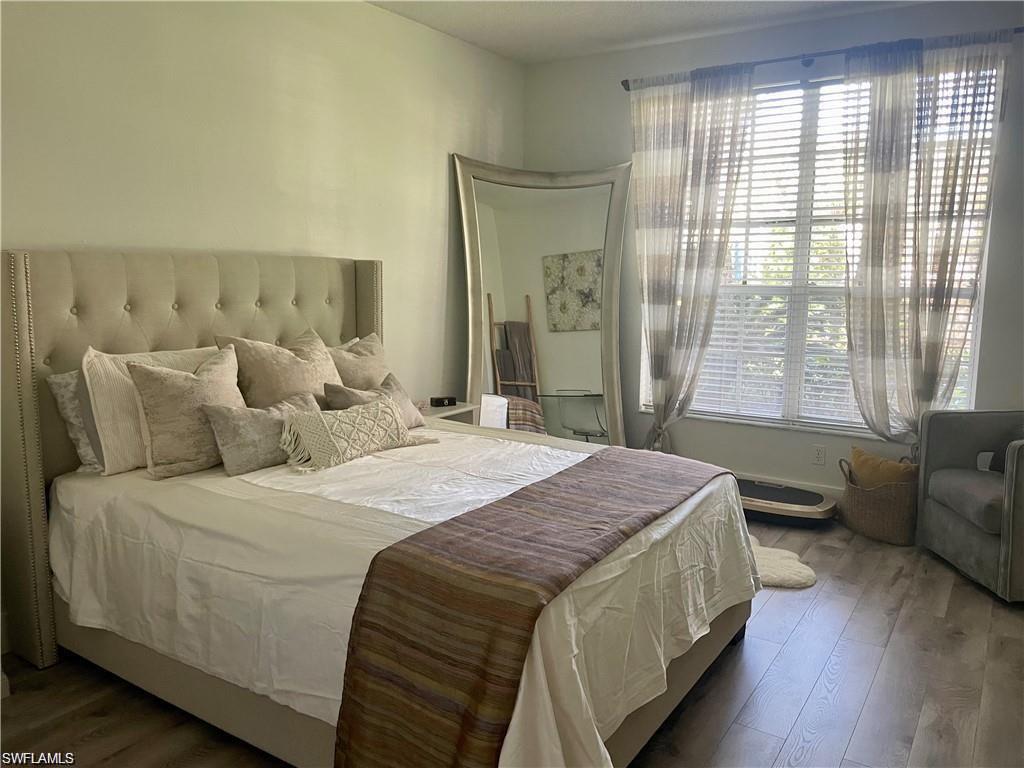 56 Silver Oaks CIR 102