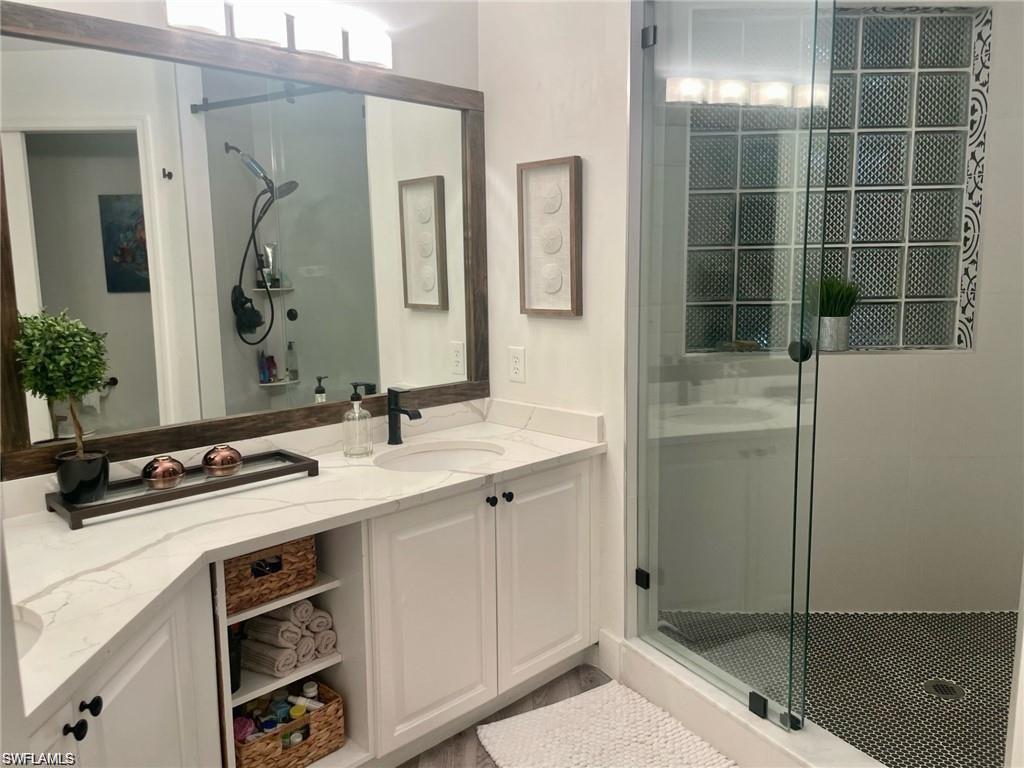 56 Silver Oaks CIR 102