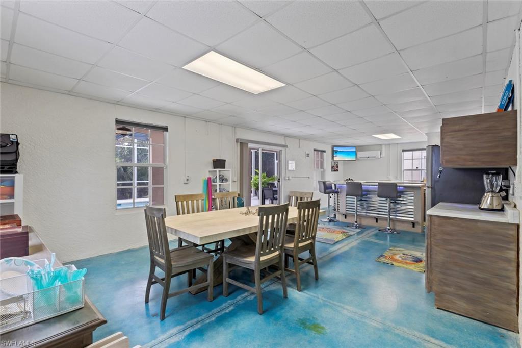 1st floor bonus space with a bar, just off the pool.  Perfect for entertaining