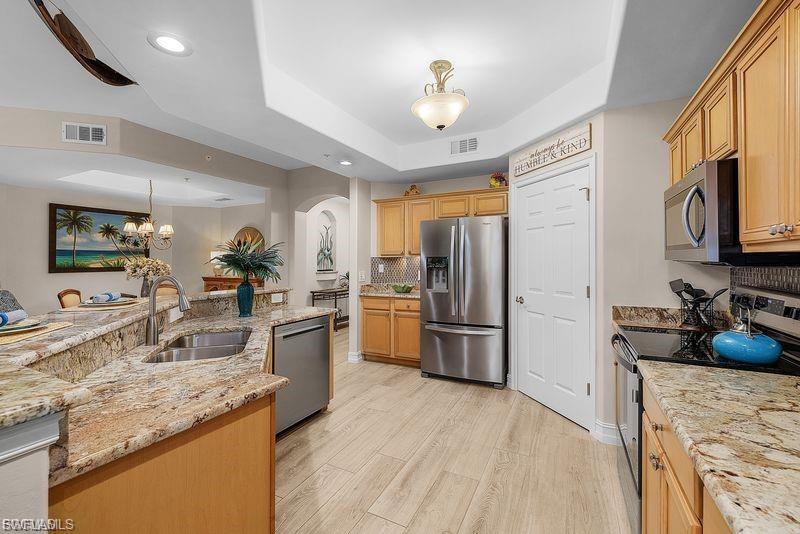 11065 Harbour Yacht CT 101