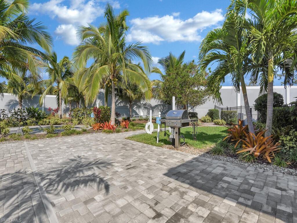 2561 Seychelles DR 308 photo 27