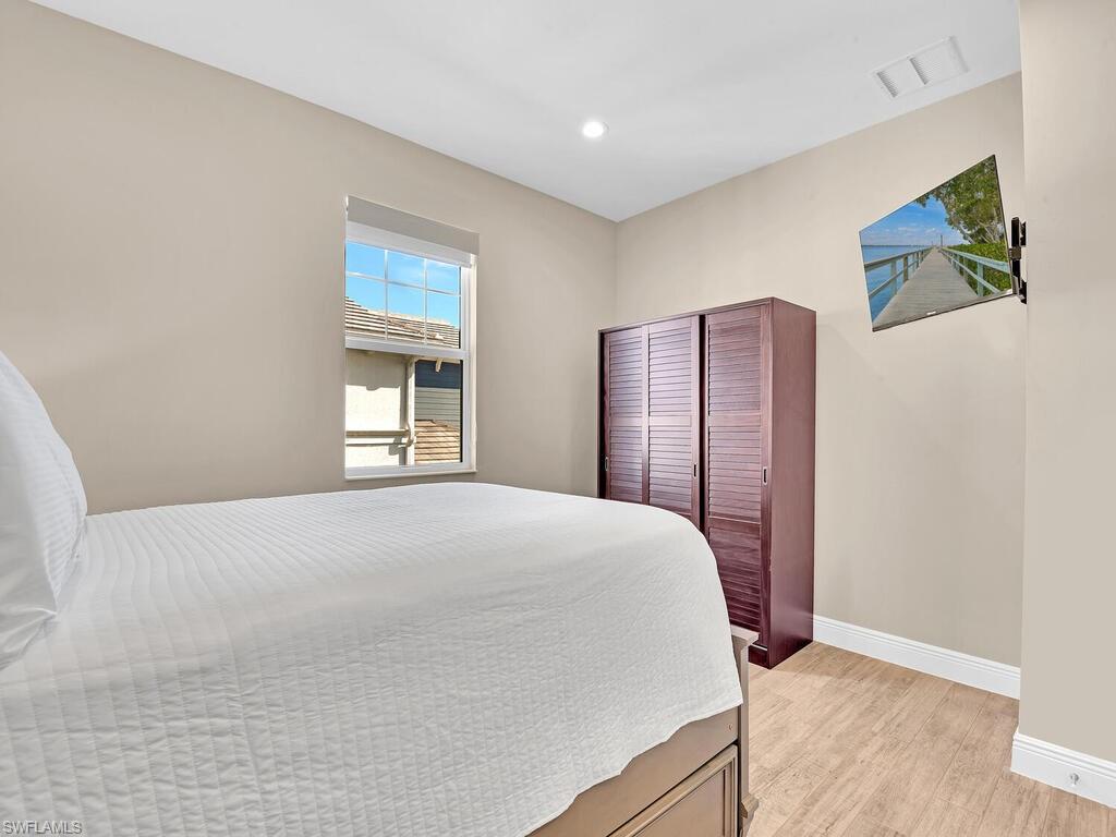 2561 Seychelles DR 308 photo 16