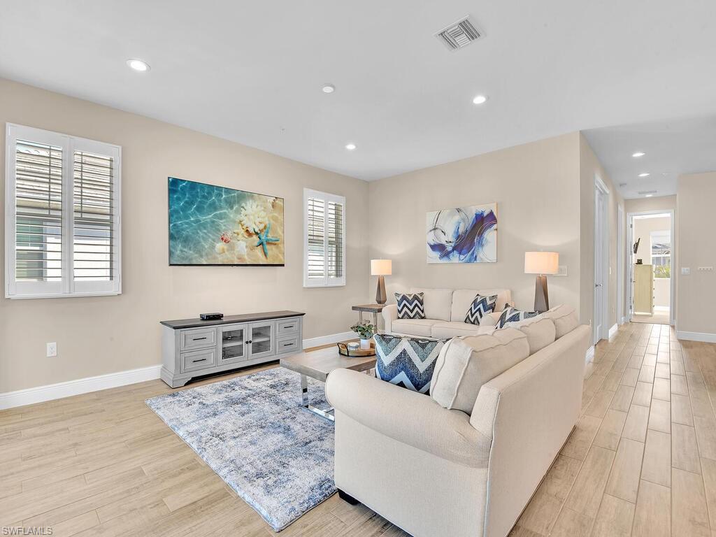 2561 Seychelles DR 308 photo 7