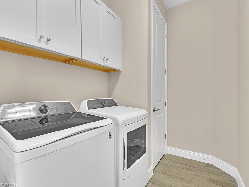 2561 Seychelles DR 308 photo 20