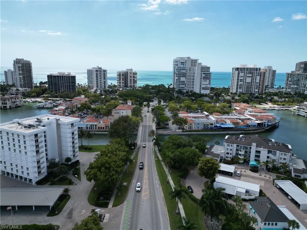 At walking distance to Venetian Village restaurants and shops