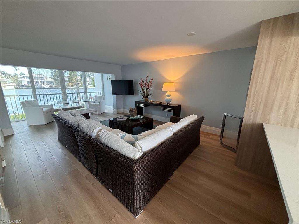 Wine cooler - family room - dining room - bay view