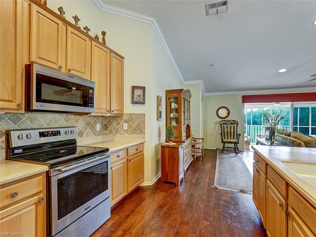 895 Eastham WAY M202 photo 8