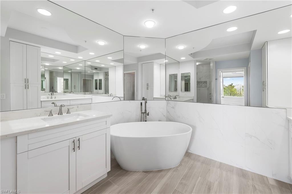 425 Cove Tower DR 403 photo 17