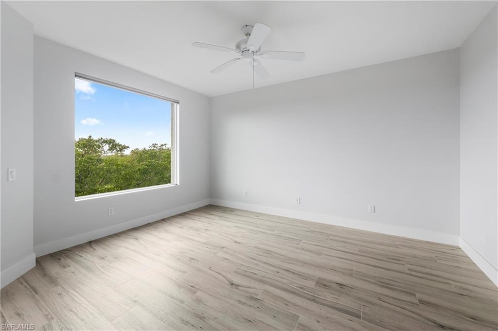 425 Cove Tower DR 403 photo 12