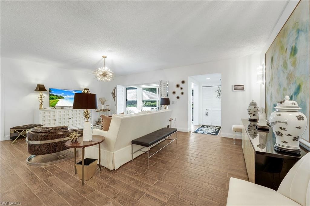 5817 Glencove DR 402 photo 29