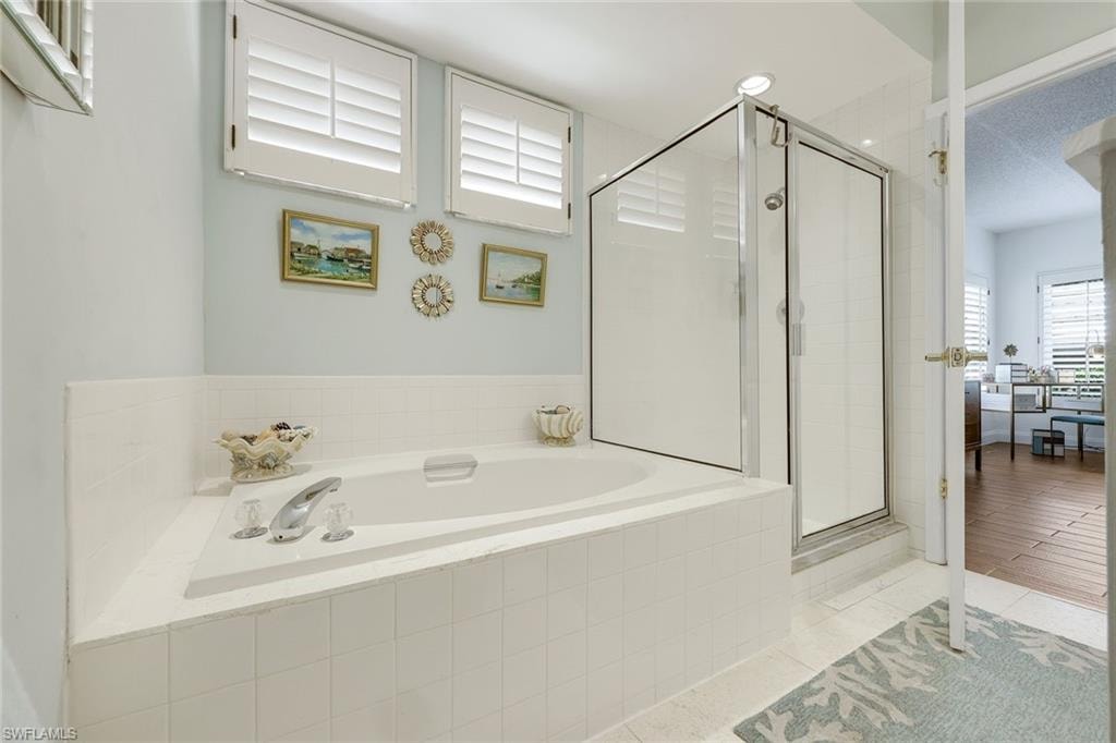 5817 Glencove DR 402 photo 21