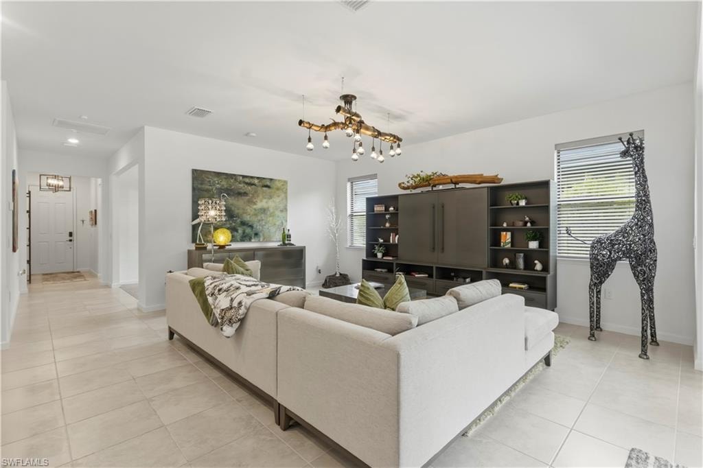 10475 Ventana LN