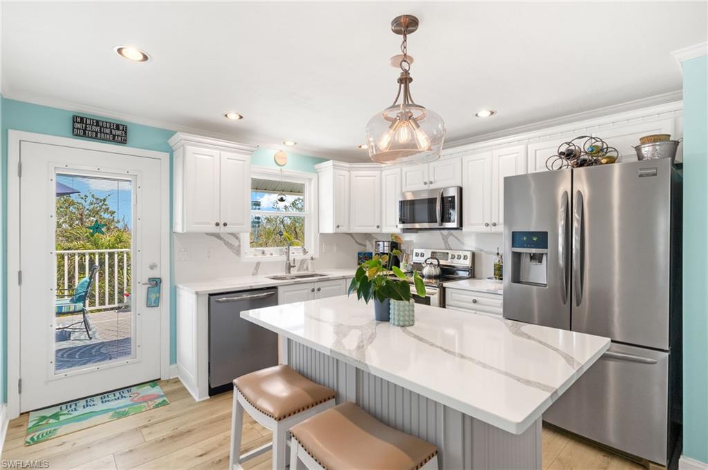 Kitchen/Breakfast Bar
