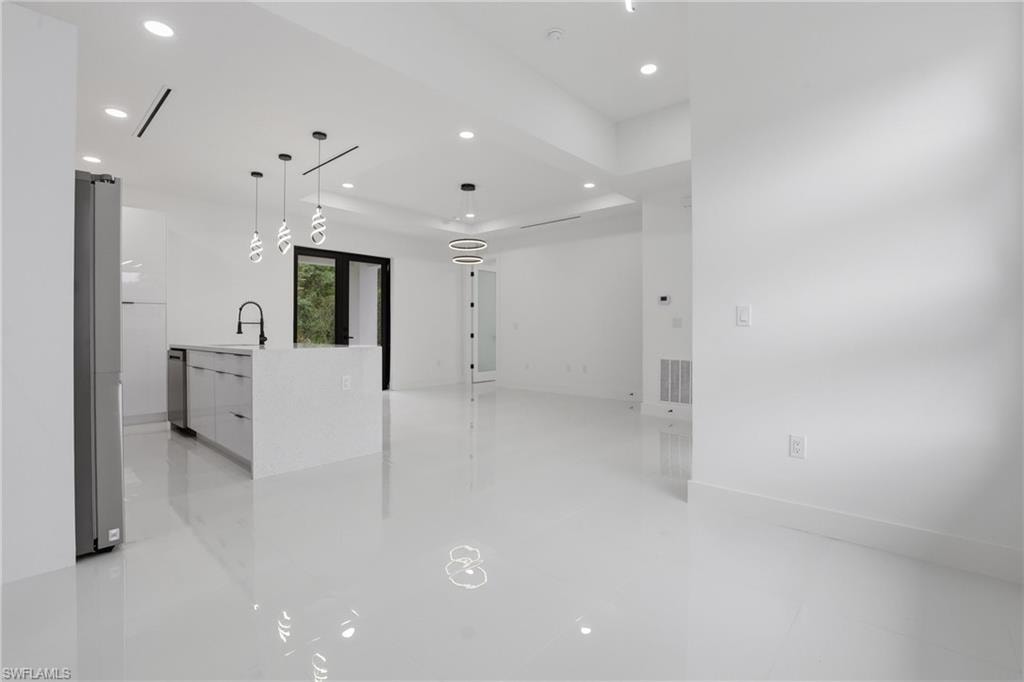 669 Windermere DR