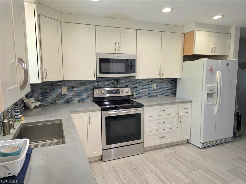 6777 Winkler RD 236