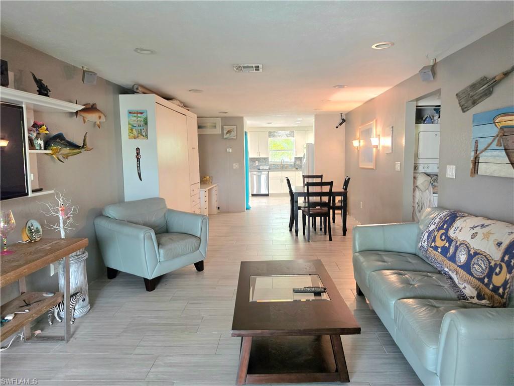 6777 Winkler RD 236 photo 10