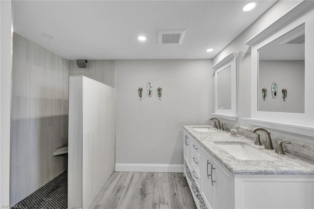 720 Collier BLVD 103 photo 7
