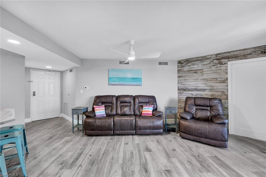 720 Collier BLVD 103 photo 10